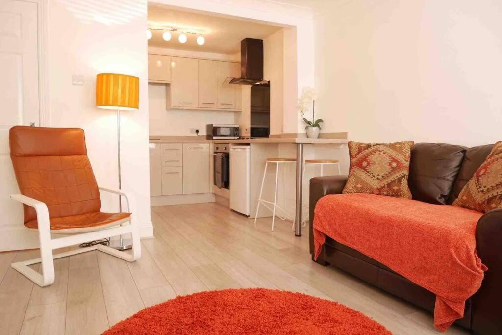 York City Centre, Recently Renovated 2 Bedroom Flat Экстерьер фото
